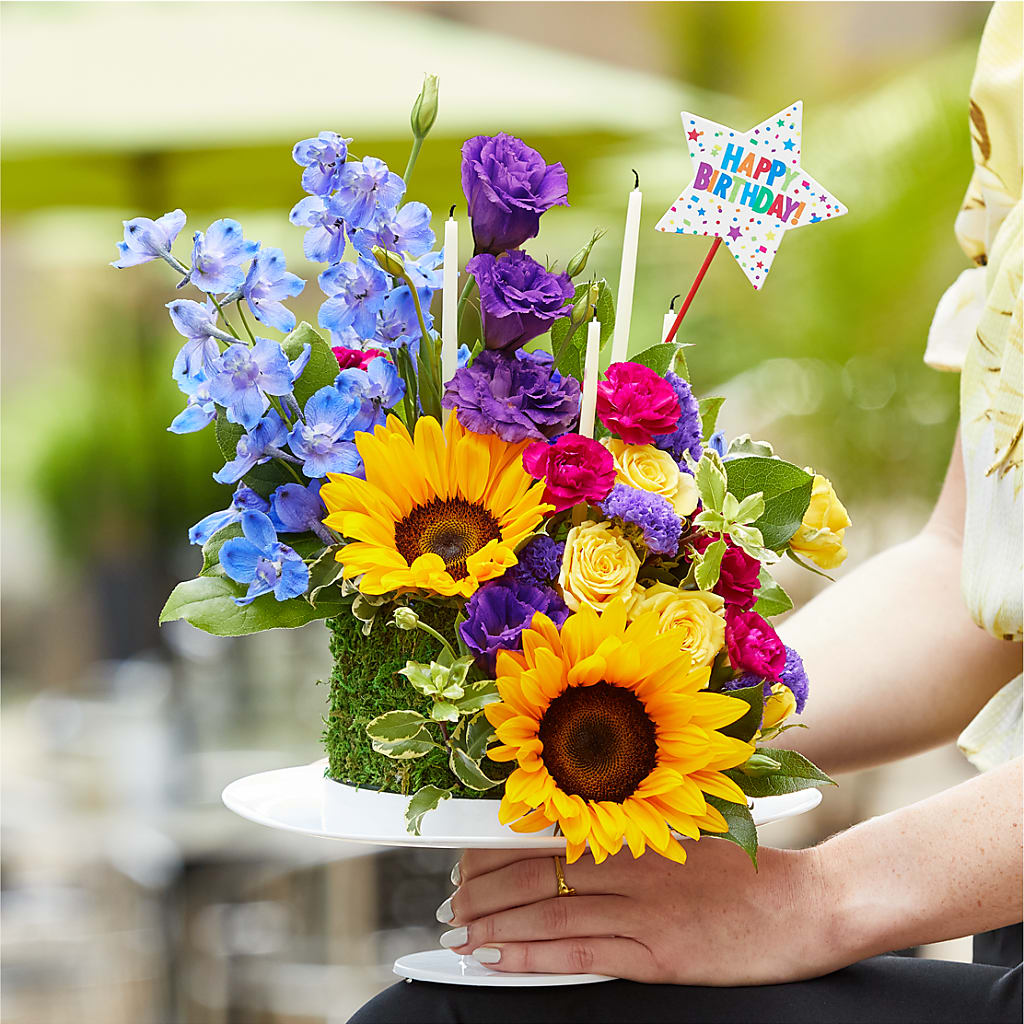 Star of the Day Floral Cake –  A Flower Matters, Dallas TX